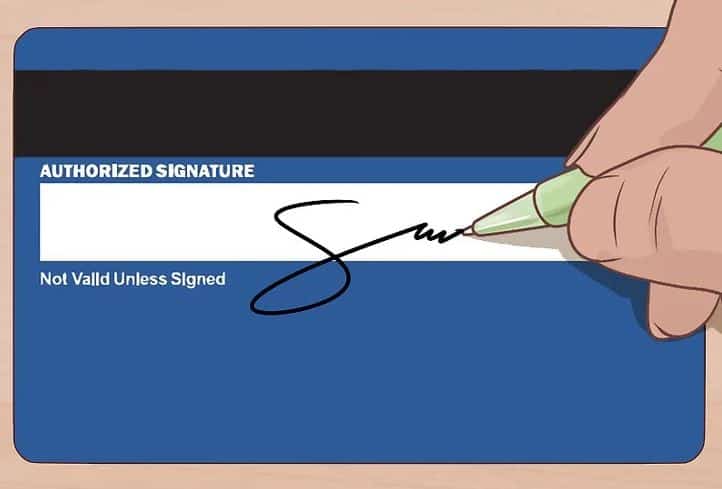 How to Sign a Credit Card